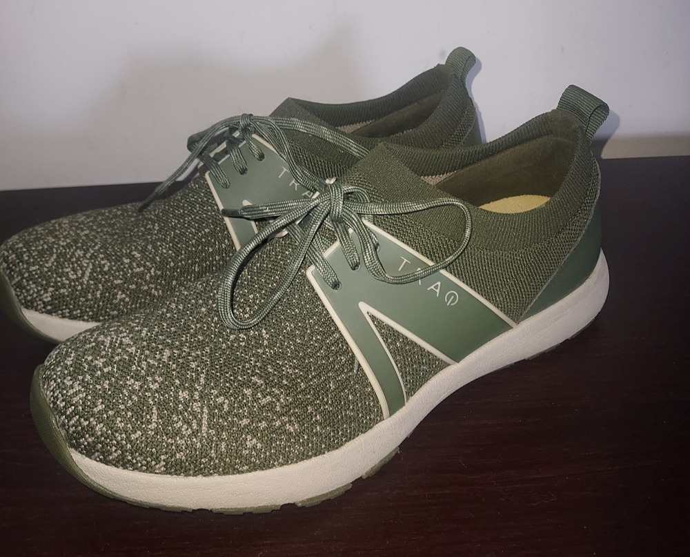 TRAQ by Alegria Sneakers EU 39 / US 8 Women's Qool Walking Casual Olive